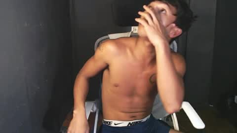 Snapshot of asian_hunk_moreno chatting on July 14, 12:33 pm Yuri online show from July 14, 12:33 pm