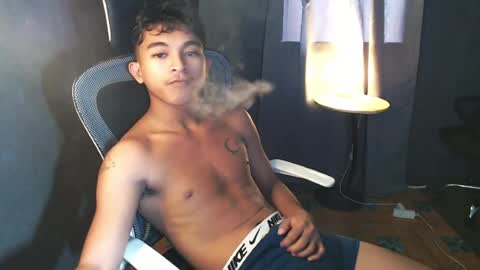 Snapshot of asian_hunk_moreno chatting on July 18, 7:56 am Yuri online show from July 18, 7:56 am