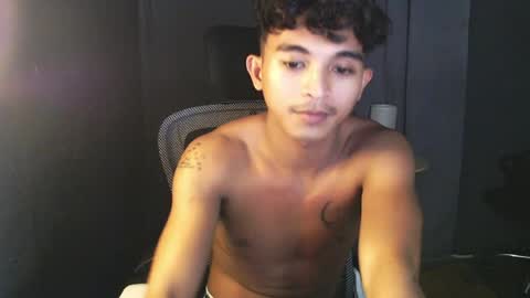 Snapshot of asian_hunk_moreno chatting on July 18, 8:01 pm Yuri online show from July 18, 8:01 pm