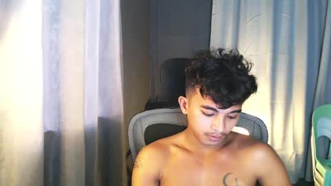 Snapshot of asian_hunk_moreno chatting on July 21, 5:43 am Yuri online show from July 21, 5:43 am
