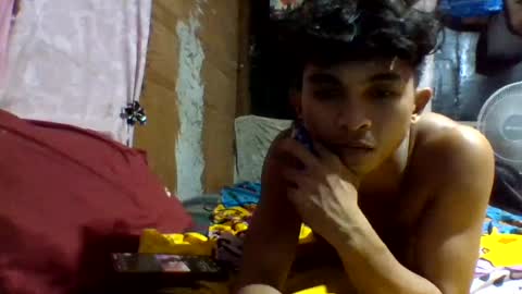 Snapshot of asian_hunk_moreno chatting on August 1, 5:12 pm Yuri online show from August 1, 5:12 pm