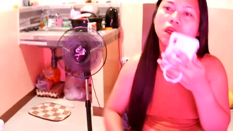 Snapshot of asian_kweenv chatting on July 28, 2:13 pm Alex online show from July 28, 2:13 pm