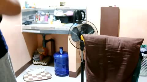 Snapshot of asian_kweenv chatting on August 6, 6:54 pm Alex online show from August 6, 6:54 pm