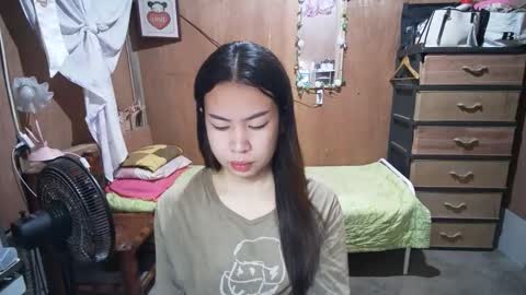 Snapshot of asian_llory chatting on October 12, 10:20 pm asian_llory online show from October 12, 10:20 pm