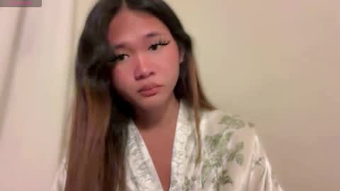 Snapshot of asian_loloera chatting on May 23, 11:03 am Rhea online show from May 23, 11:03 am