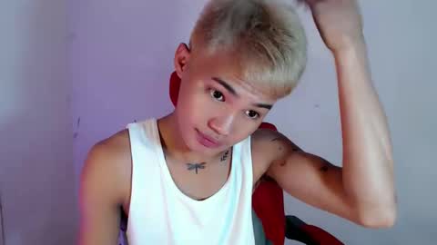 asian_lover05 online show from April 30, 4:46 pm
