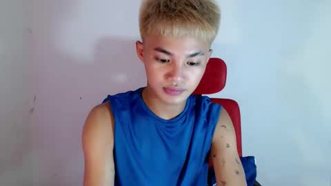 Snapshot of asian_lover05 chatting on May 3, 3:07 pm asian_lover05 online show from May 3, 3:07 pm