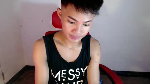 Snapshot of asian_lover05 chatting on May 17, 9:22 pm asian_lover05 online show from May 17, 9:22 pm
