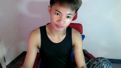Snapshot of asian_lover05 chatting on June 14, 6:21 pm asian_lover05 online show from June 14, 6:21 pm