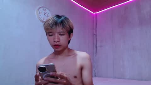 asian_macky online show from April 25, 5:21 am
