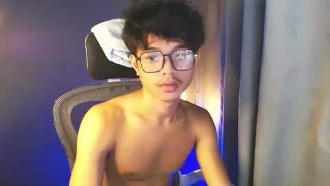 Snapshot of asian_mjxx chatting on May 20, 12:11 pm cCALL ME MJ online show from May 20, 12:11 pm