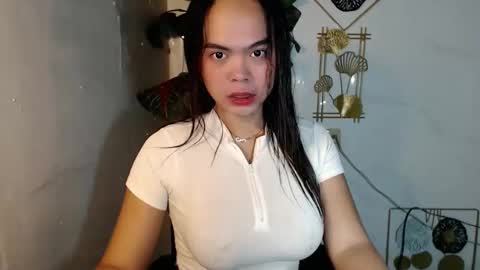Snapshot of asian_pretty143 chatting on April 1, 11:22 am asian_pretty143 online show from April 1, 11:22 am