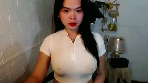 Snapshot of asian_pretty143 chatting on May 17, 10:55 am asian_pretty143 online show from May 17, 10:55 am