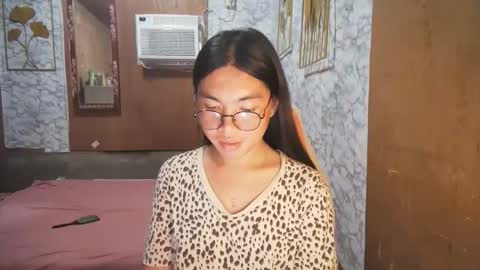 Rhean online show from December 17, 4:40 am