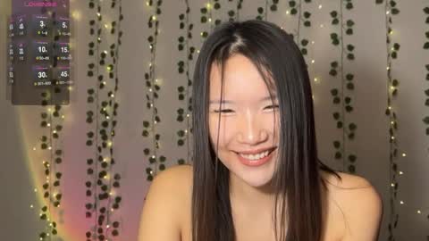 Snapshot of asian_vi chatting on October 14, 12:33 am My name Vi online show from October 14, 12:33 am