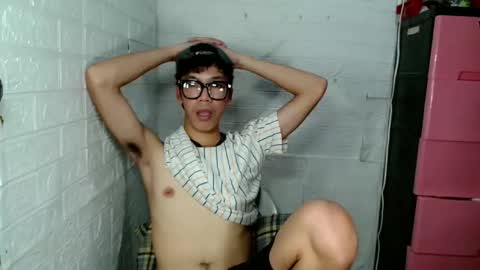 Snapshot of asianbaexx chatting on March 11, 5:02 am EIZE online show from March 11, 5:02 am