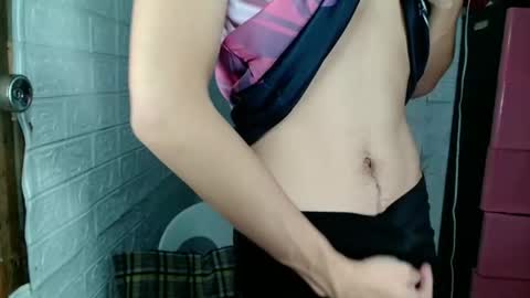 Snapshot of asianbaexx chatting on March 12, 4:18 am EIZE online show from March 12, 4:18 am