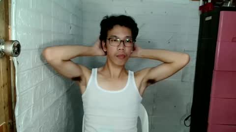 Snapshot of asianbaexx chatting on March 27, 5:35 am EIZE online show from March 27, 5:35 am