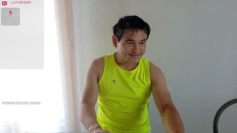 Snapshot of asianboy_sunny chatting on June 13, 4:10 am AsianBoy Sunny online show from June 13, 4:10 am
