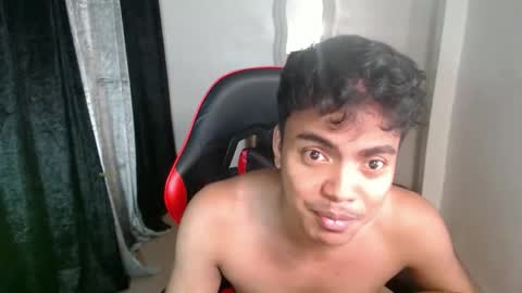 Snapshot of asianboyhunt chatting on November 5, 1:27 am Fev online show from November 5, 1:27 am