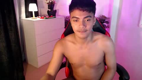 Snapshot of asianboyhunt chatting on December 3, 1:57 am Fev online show from December 3, 1:57 am