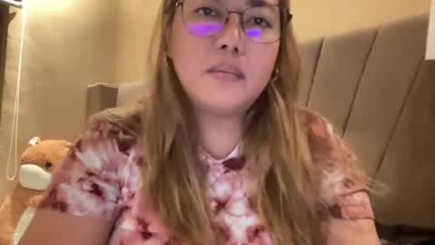 Snapshot of asianbunny10 chatting on June 6, 12:21 pm Curvy online show from June 6, 12:21 pm
