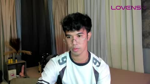 Snapshot of asiancum_peter chatting on June 6, 2:49 am asiancum_peter online show from June 6, 2:49 am