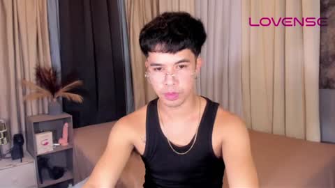 Snapshot of asiancum_peter chatting on June 16, 1:41 am asiancum_peter online show from June 16, 1:41 am