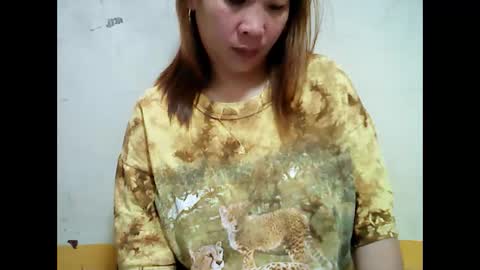 asiancutie143 online show from April 28, 11:21 pm