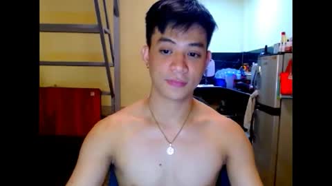 asiandreamboyx online show from March 27, 9:32 am