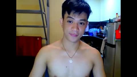 asiandreamboyx online show from April 2, 9:18 am