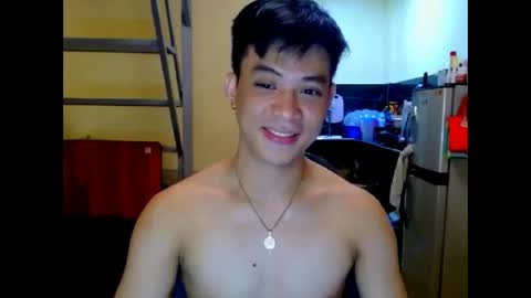 asiandreamboyx online show from May 22, 2:40 am