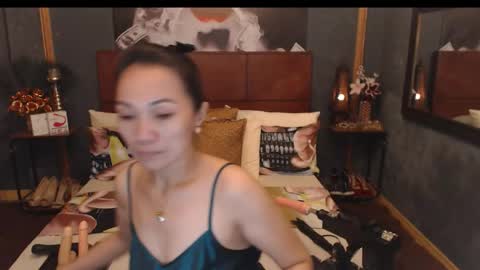 Snapshot of asianhotjasmin chatting on May 18, 11:32 pm asianhotjasmin online show from May 18, 11:32 pm