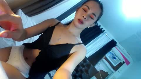 Snapshot of asianhotlover69 chatting on March 4, 4:52 pm elish 3 online show from March 4, 4:52 pm