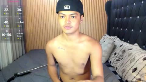 Snapshot of asianhugescott chatting on January 8, 6:59 am VICTORIA SCOTT online show from January 8, 6:59 am