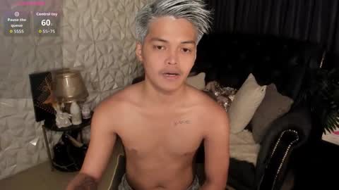 Snapshot of asianhugescott chatting on January 12, 12:32 pm VICTORIA SCOTT online show from January 12, 12:32 pm