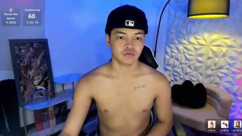 Snapshot of asianhugescott chatting on February 19, 5:25 am VICTORIA SCOTT online show from February 19, 5:25 am