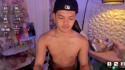 Snapshot of asianhugescott chatting on February 19, 5:31 pm VICTORIA SCOTT online show from February 19, 5:31 pm