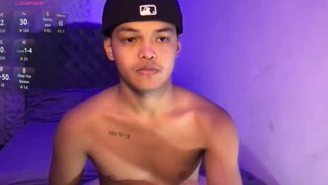 Snapshot of asianhugescott chatting on March 12, 9:26 am VICTORIA SCOTT online show from March 12, 9:26 am