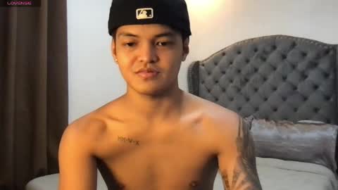 Snapshot of asianhugescott chatting on May 27, 2:14 pm VICTORIA SCOTT online show from May 27, 2:14 pm