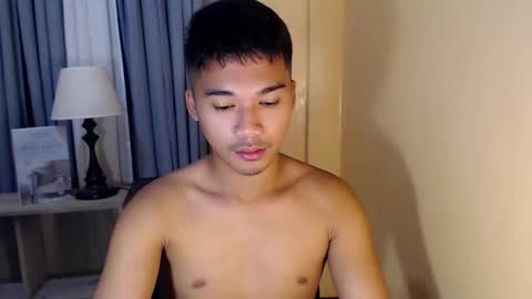 asianhunk_jamesx online show from September 22, 5:04 pm