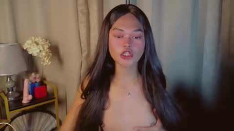 Snapshot of asiankianna chatting on November 29, 5:32 am Kianna online show from November 29, 5:32 am