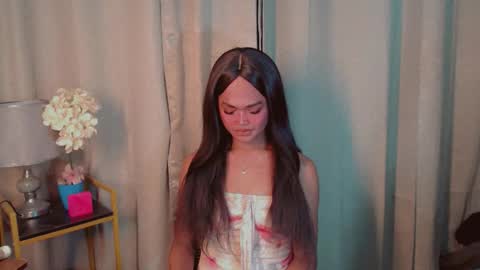 Snapshot of asiankianna chatting on December 3, 9:51 am Kianna online show from December 3, 9:51 am