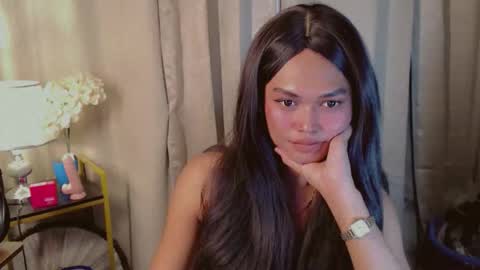 Snapshot of asiankianna chatting on December 17, 5:19 pm Kianna online show from December 17, 5:19 pm