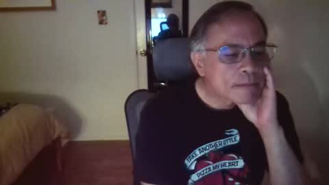 Snapshot of asianmixedman chatting on September 23, 6:33 pm Asian Mixed Man online show from September 23, 6:33 pm