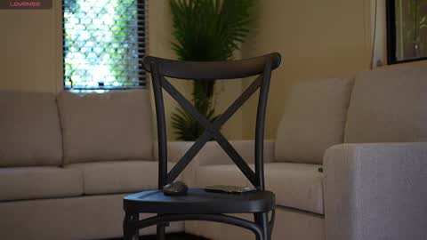 Snapshot of asianpina chatting on November 10, 11:37 pm Anne online show from November 10, 11:37 pm