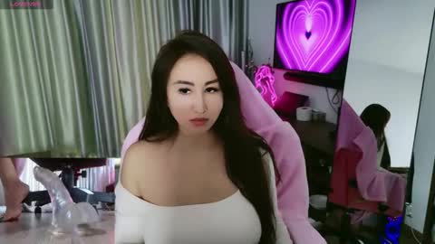 Snapshot of asianqueen777ohmi chatting on October 30, 3:30 am Rose Mingna online show from October 30, 3:30 am