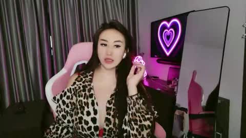 Snapshot of asianqueen777ohmi chatting on December 4, 6:38 pm Rose Mingna online show from December 4, 6:38 pm