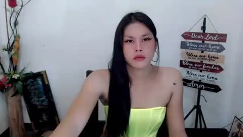 lucy gwapa online show from October 18, 2:18 pm