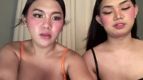 Snapshot of asiansweet_lily chatting on July 20, 6:06 am Lily online show from July 20, 6:06 am